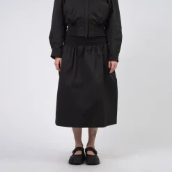 [AMOMENTO] NYLON SHIRRING FLARE SKIRT _ BLACK
